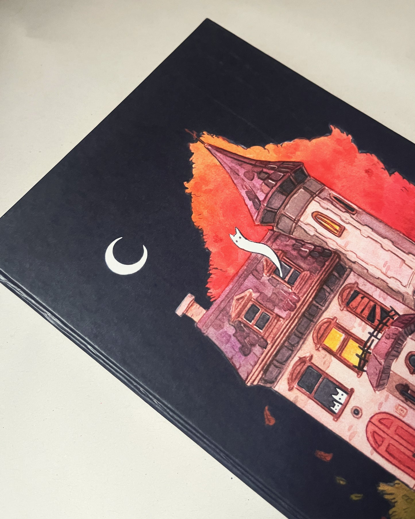 Libreta Casa Embrujada 1/2 carta , pasta dura, cuaderno, sketchbook, bullet journal
