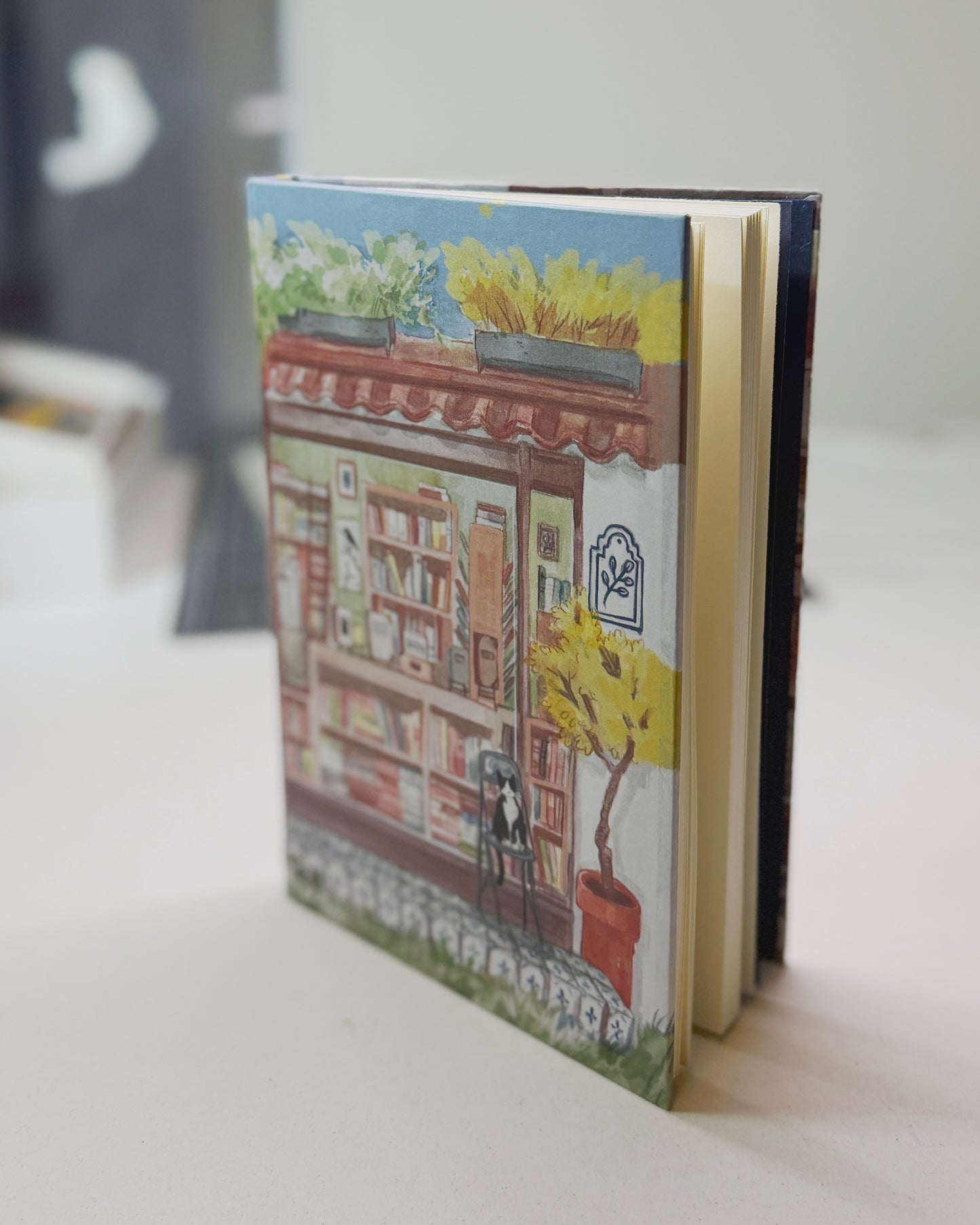 Libreta Librería en el Jardín  1/2 carta , pasta dura, cuaderno, sketchbook, bullet journal