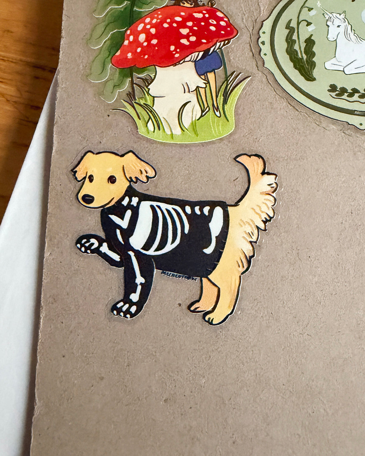 Sticker individual Perrito Huesitos 🐕 💀